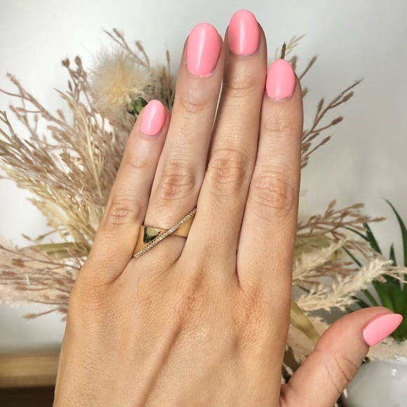 Express gold cubic zirconia size 6 swivel ring - Picture 2 of 5